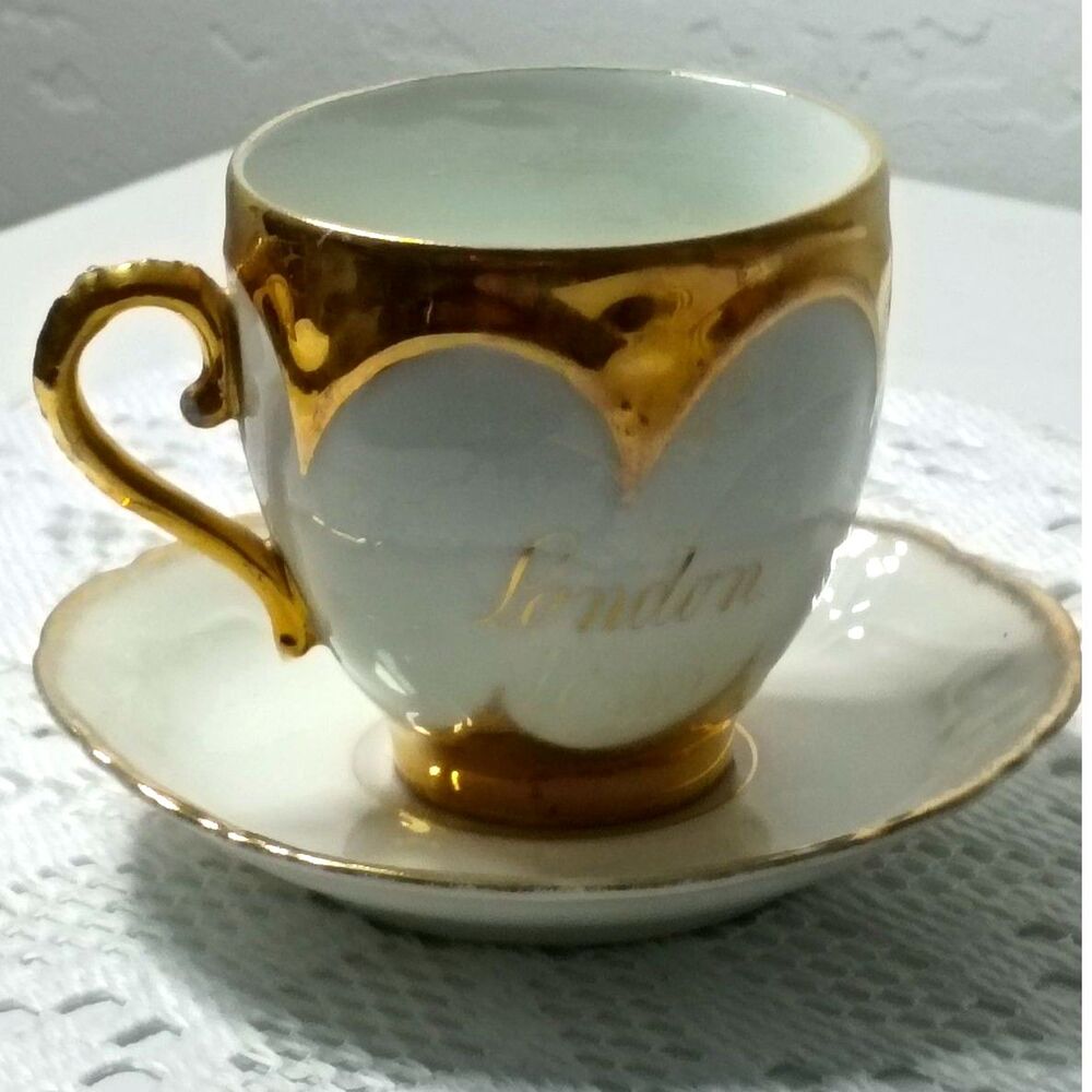 Japanese Porcelain Teacupand Saucer Set Decorated heavy Gold Gilding Antique
